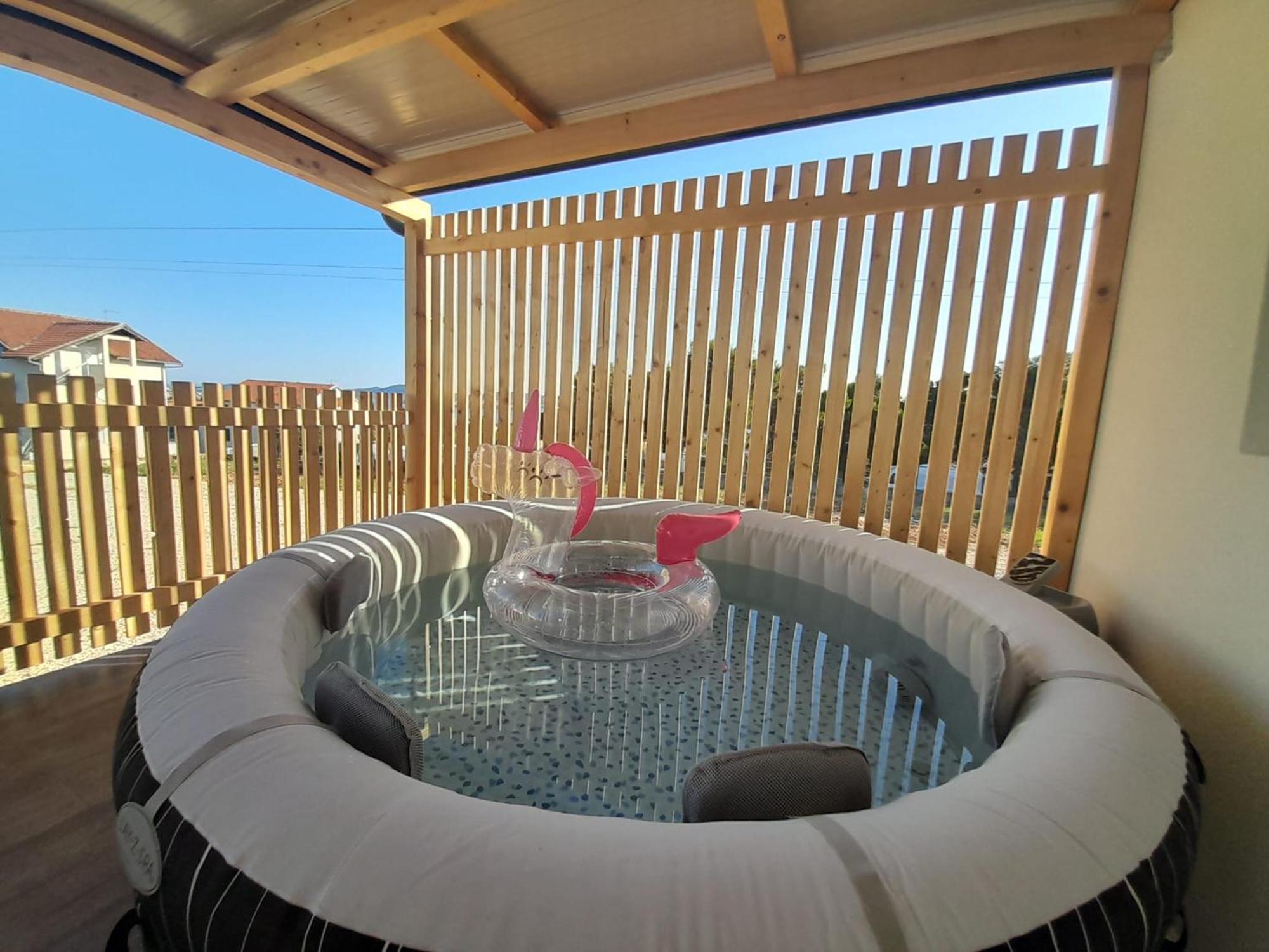 Tiny House Lily With Jacuzzi Apartment Sveti Filip i Jakov Exterior photo